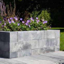 Linea 15x15x60 Grijs-Zwart sfeer 34076 | Steenvoordeel
