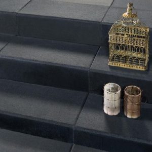 Traptrede met facet 60x30x15 Indus Black HK 42298 | Steenvoordeel