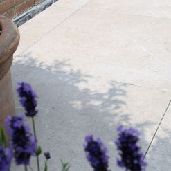 Keramische tegel Calcare 80x80x2 cm Taupe 35491 sfeer | Steenvoordeel